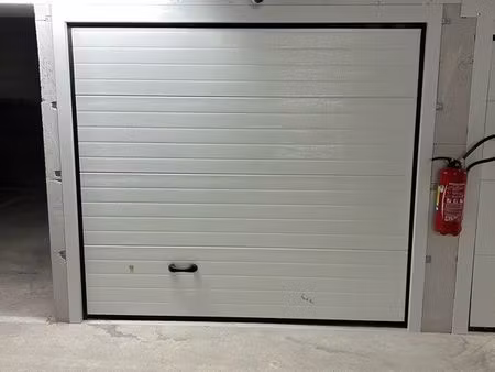 location de garage box fermé