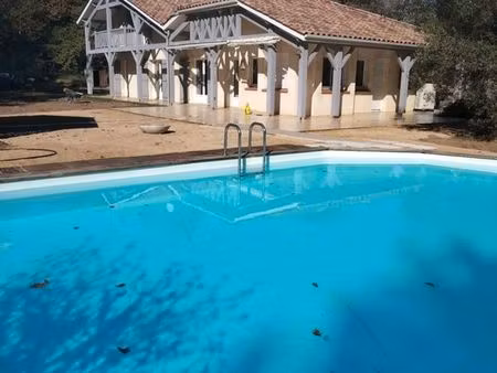 maison 6 chambres de 210 m2