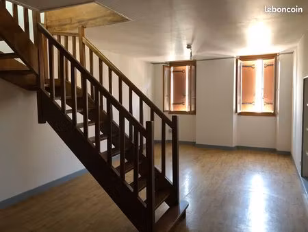 t2 duplex en rez de chaussé rive gauche