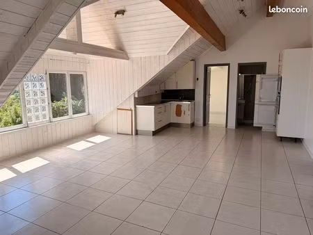 appartement en location farges 01550