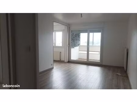 lumineux t5 au 4ème avec ascenceur