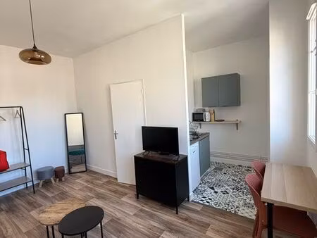 studio meublé 23 m² – hyper centre de tours – calme et lumineux