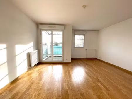 2 pièces de 44 35 m² avec balcon
