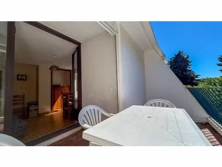 appartement 1 chambre 1 cabine avec terrasse et une place de stationnement