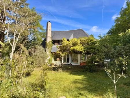 maison 5 chambres  piscine et terrain 2 7 hectares