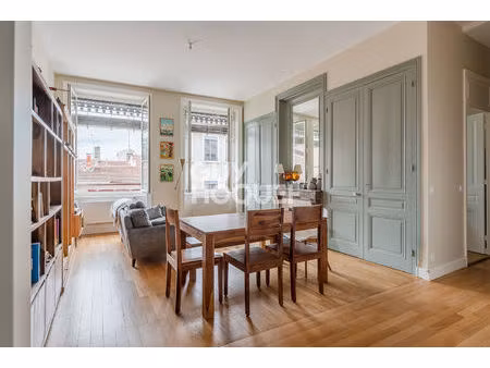 appartement bourgeois t3 rénové au coeur du plateau