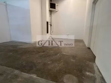 local stockage + bureau 85 m² á louer
