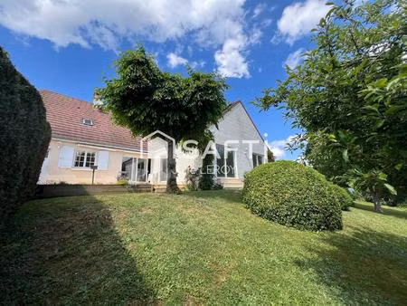 grande demeure familiale  avec piscine couverte et grand terrain arboré - 72540 loué