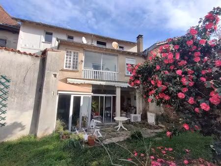 maison de ville avec dépendances