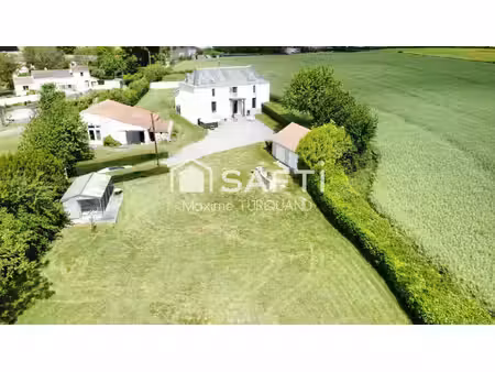 maison de maître  193m²  4 chambres + gîte à rénover  4000m² de terrain.