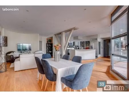 loft/atelier/surface 4 pièces 145 m²