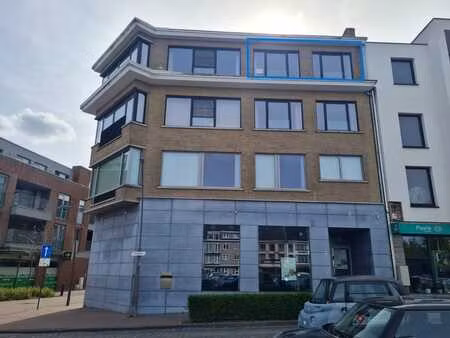 volledig vernieuwd appartement met 2 slaapkamers  op het ...