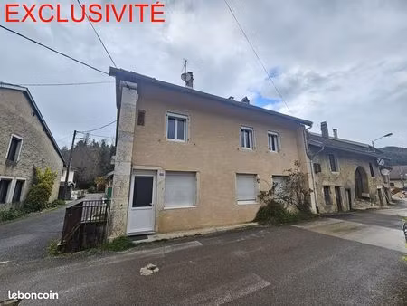 immeuble 230 m² chassal