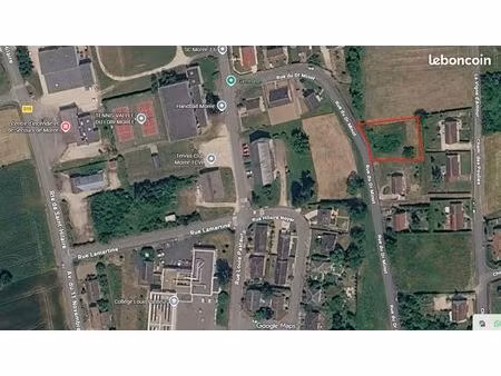 terrain constructible viabilisé à morée – 1241 m²