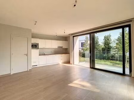 ruim appartement met terras en grote berging