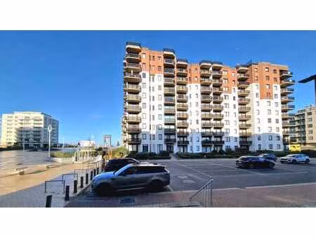 appartement cosy rénové avec terrasse ensoleillée et 2 cham