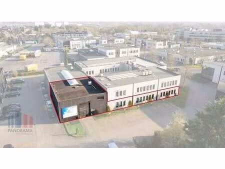 344 m² de bureaux avec 250 m² d’entrepôt  60 m² de mezzan...