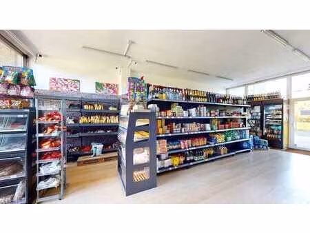mettewie- commerce+ logement ou profession liberale +/-100m2