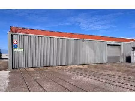 entrepôt avec bureau à louer sur site industriel à malle