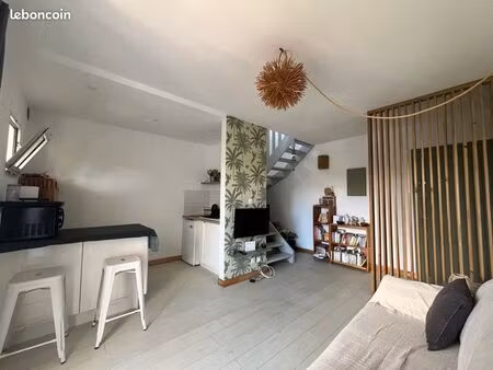 charmant t2 duplex meublé centre ville