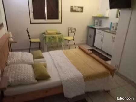 studette courte durée  pieds à terre dépannage à louer au moule