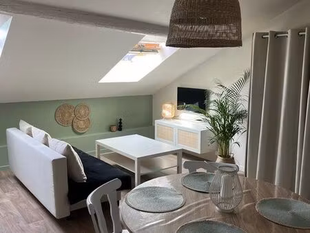 joli studio meublé