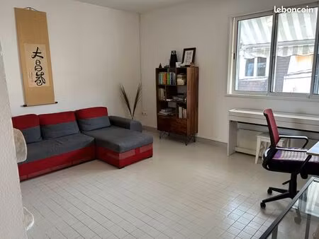 a louer t2 semi meublé/ rivière pilote