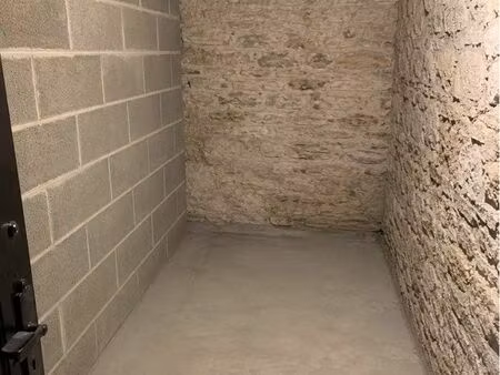 plusieurs caves saines et sécurisées à louer