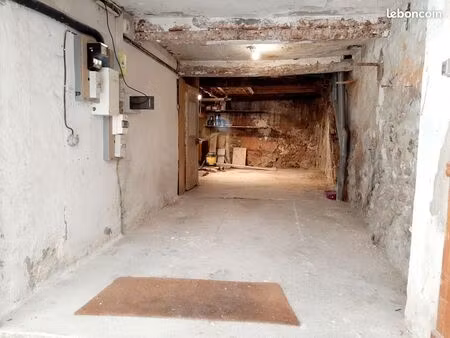 grand garage intramuros 30m2