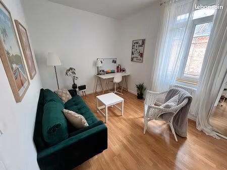 loue appartement avec chambre proche centre ville avec petit extérieur