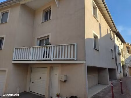 maison mitoyenne triplex avec garage double à louer hypercentre st jean de moirans