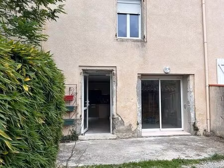 location maison de village