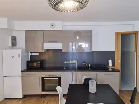 studio 1 pièce 28 m²