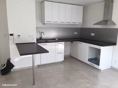 location t2 martigues