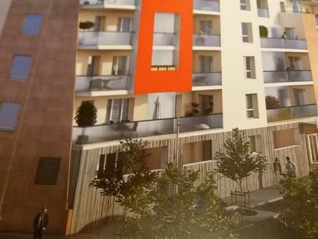 deux pièces  chambre  séjour  cuisine équipée climatisation reversible  parking couvert  r