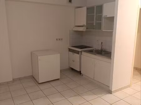 location appartement 42m2 plus patio 12m2 sans vis a vis