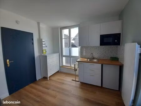 studio meublé état neuf