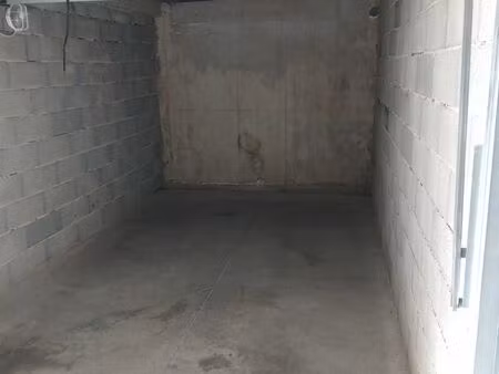 location garage volx
