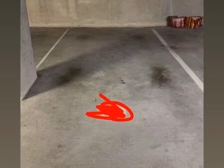 place parking privé sous terrain