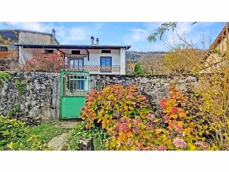 collonges : grande maison avec jardin