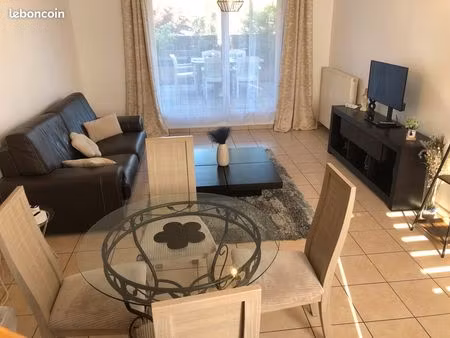 t3 en duplex dans maison  terrasse  au calme  limite lyon 7