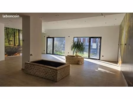 boutique 88 m² francheville
