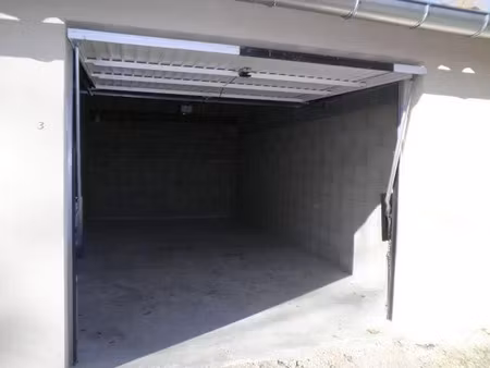 location parking à la tour-du-crieu (09100)  80 €
