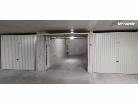 parking/box 15 m² lyon