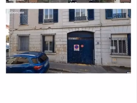 parking extérieur