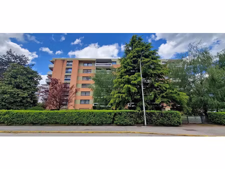 location parking 12 m² à voiron (38500)  85 €