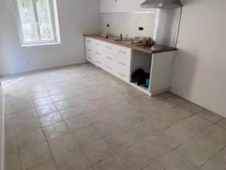 location maison 4 pièces 86.13 m² à ocquerre (77440)  887 €