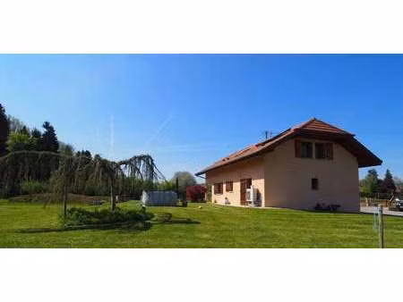 maison avec piscine et terrasse scientrier (74)