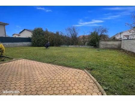 terrain 435 m² venissieux