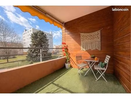?grand t4 lumineux de 87m² _ balcon au calme